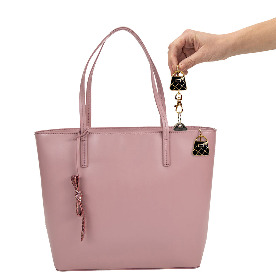 Pin by Gilda Bzn on Denim/Jeans | Pink bags outfit, Denim fashion, Pink  handbags